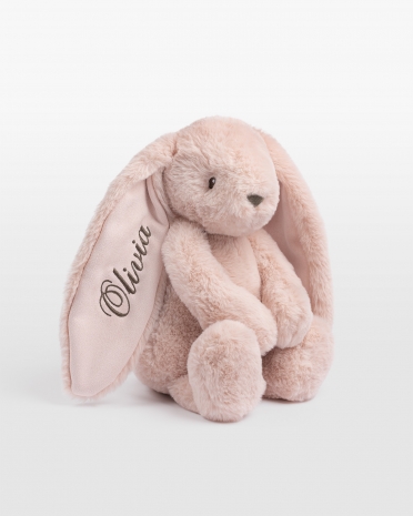 Rosa kanin med navn i brun broderi