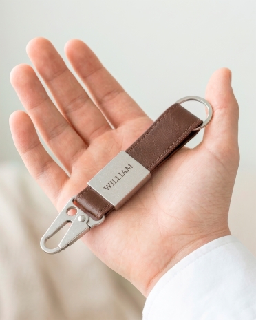 Personlig gravert nøkkelring som konfirmasjonsgave