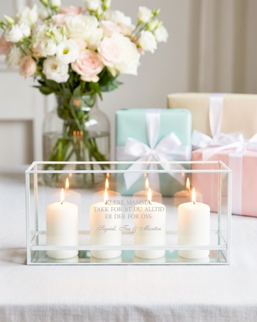 Luksuriøs lysboks i hvitt med valgfri tekst til morsdagen