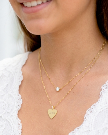 Gi henne et personlig gravert gullhalskjede