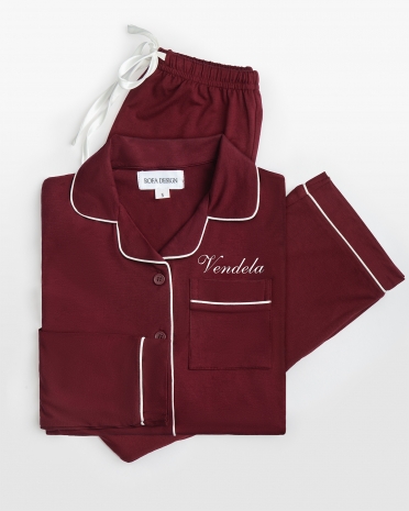 Personlig vinrød pyjamas med navn