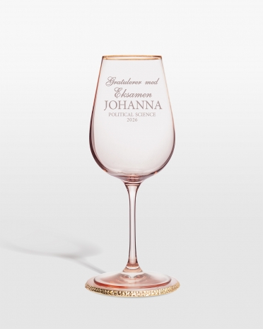 Rosa vinglass med gravert tekst – perfekt konfirmasjonsgave