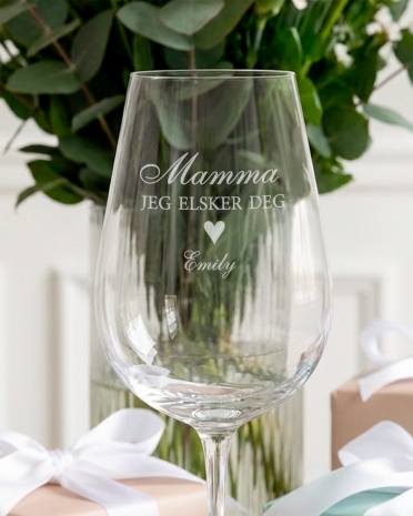 Personlig gravert vinglass til mamma