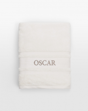 brodert håndkle med navn