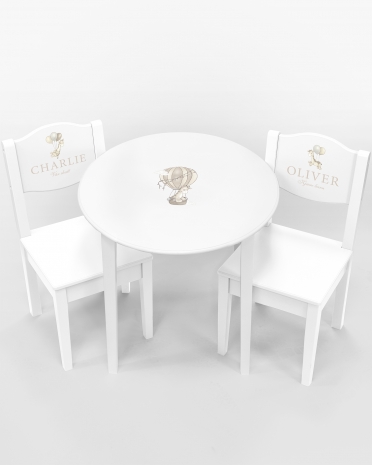 Hvite barnemøbler med navn