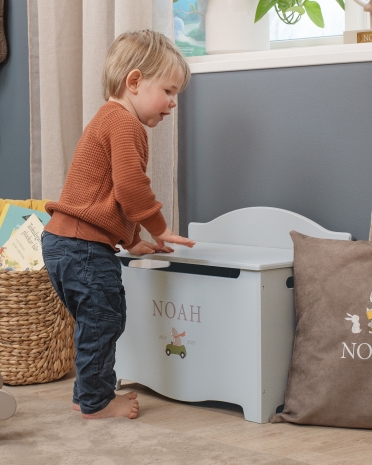 Personlige barnemøbler med navn