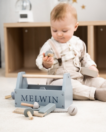 Blå verktøykasse med navn