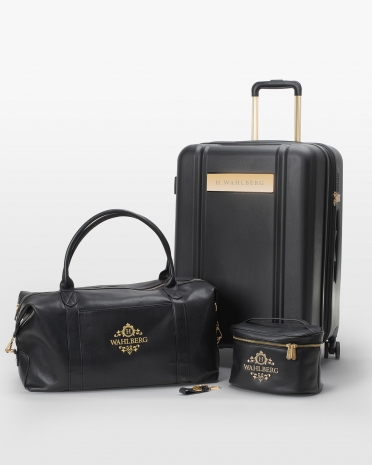 Weekendbag, beautybag, nøkkelring og koffert med navn