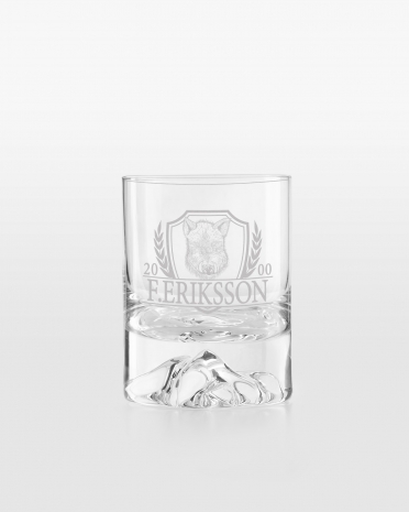 Whiskyglass med gravert navn og jaktmotiv