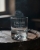 Personlig whiskyglass med gravering i svart gaveeske
