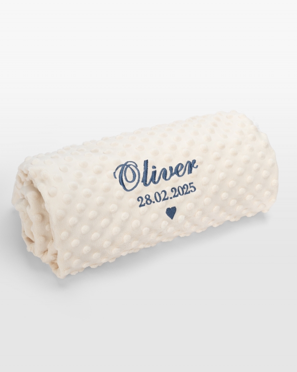 Kremfarget babyteppe med blå broderi