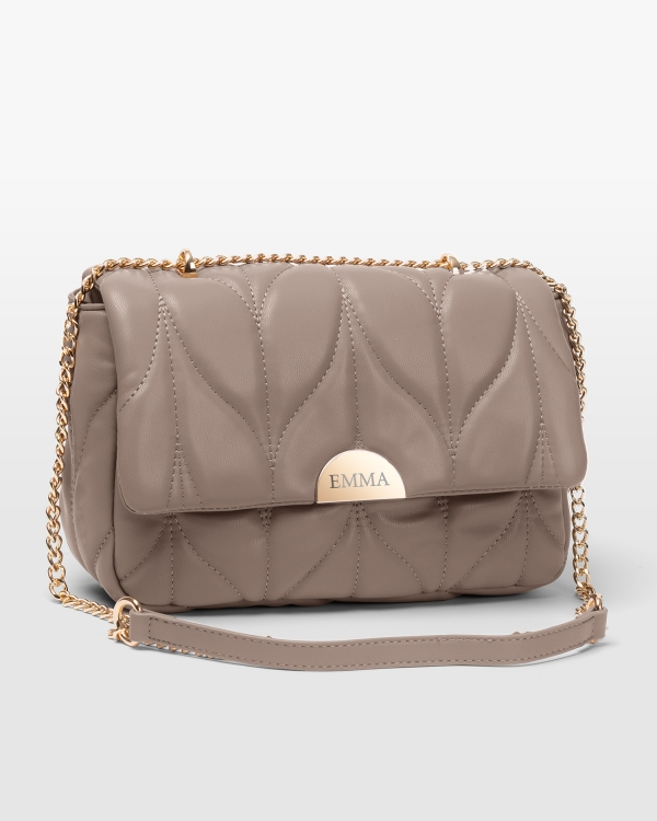 Brun veske med gravert navn