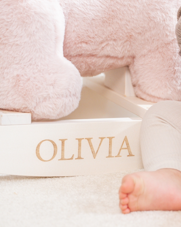 Gyngeleke med navnemerking