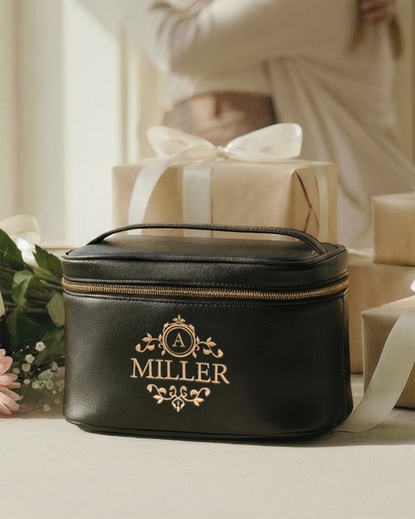 Svart sminkeveske med plass til dine tilbehør