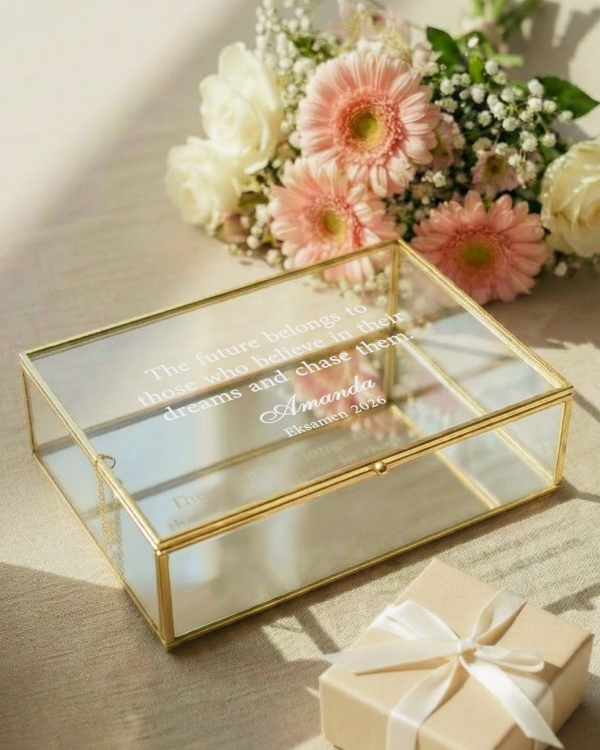 Personlig minneboks i glass med personlig gravering