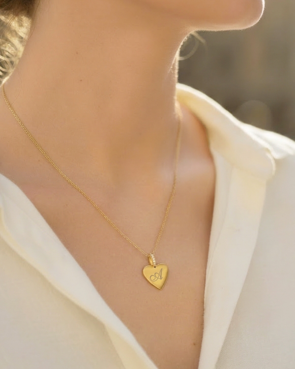 Hjerteformet halskjede med gravering