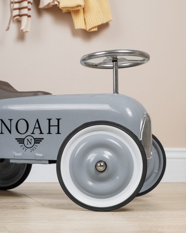 gåbil for barn med fine detaljer