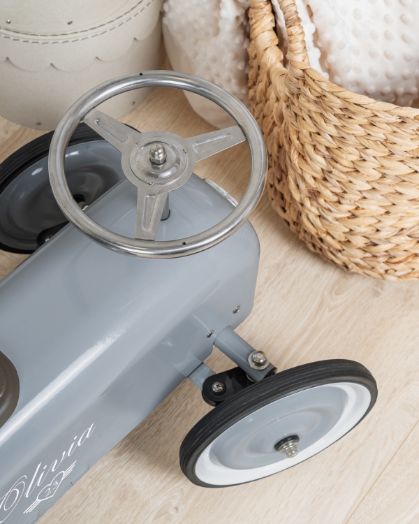 gåbil for barn med fine detaljer