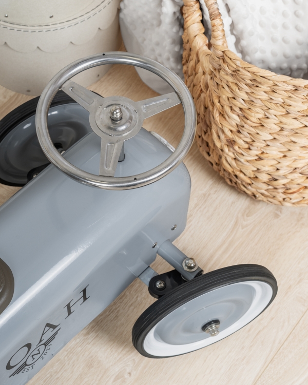 gåbil for barn med fine detaljer