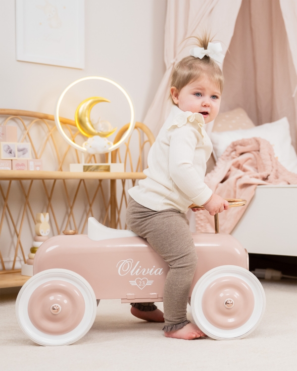 Rosa sparkebil for barn med navn