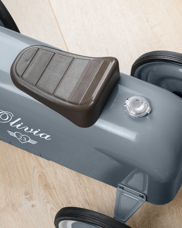 Mørkeblå sparkebil