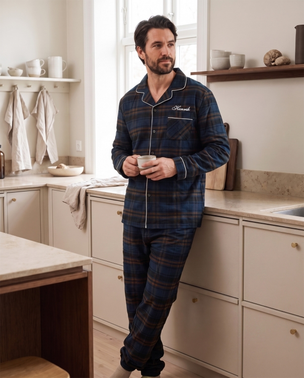 Flanellpyjamas med personlig broderi