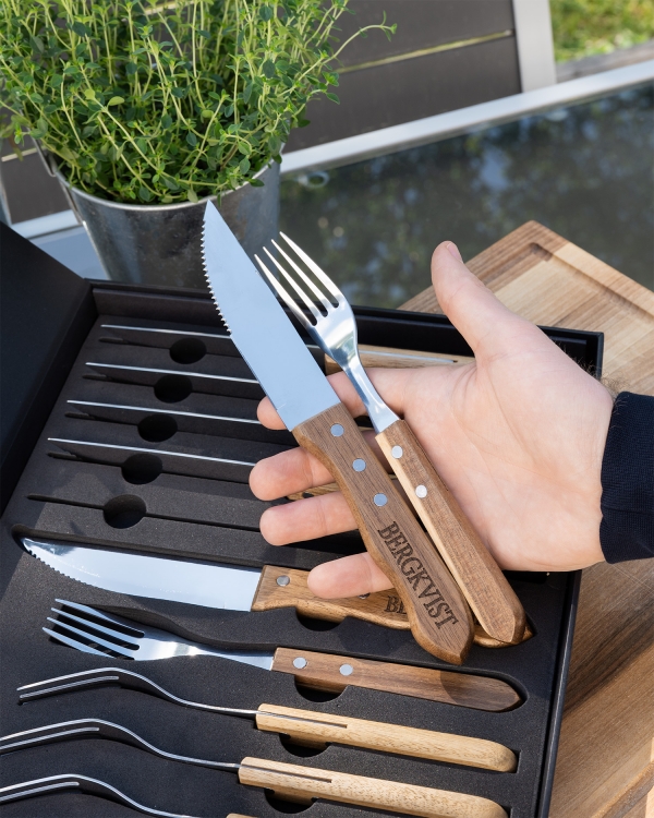 Grillbestikk med trehåndtak
