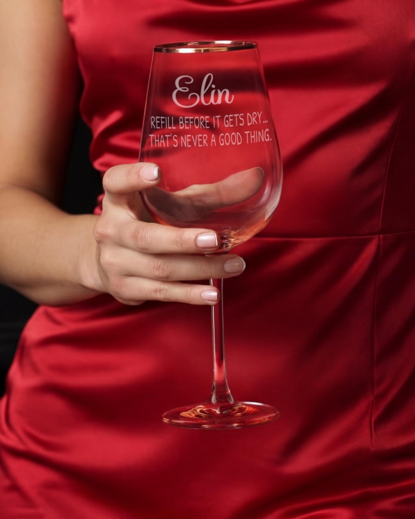 Rosa vinglass med personlig gravering