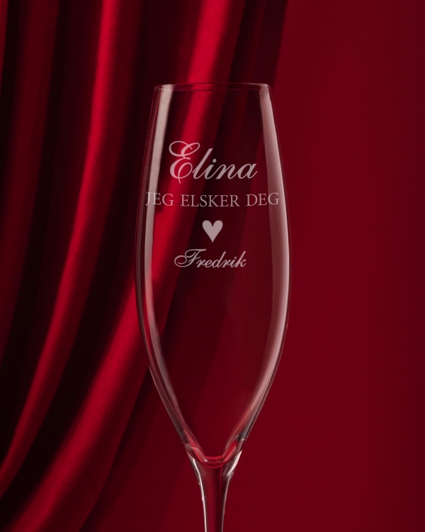 Vakre champagneglass som leveres personlig gravert