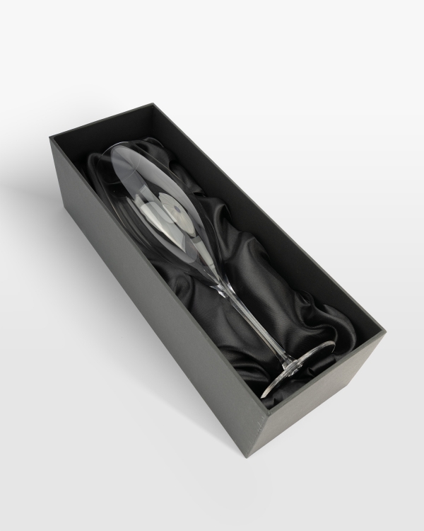 Champagneglass som kommer i en svart eske