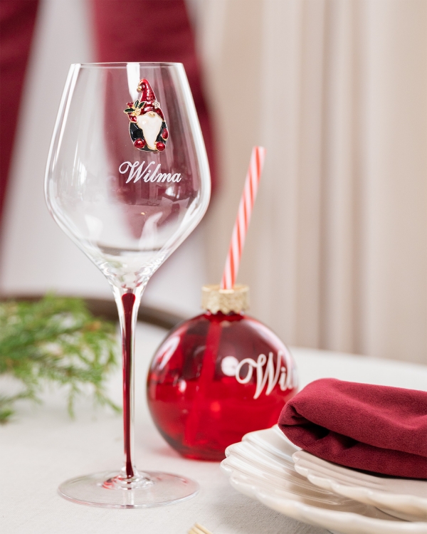 Dekorativt vinglass med juletema og personlig gravering