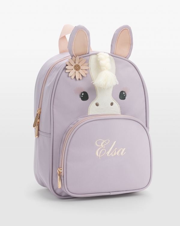 Lilla hesteryggsekk med broderi av barnets navn