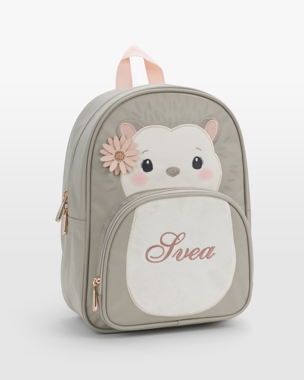 Barnehagesekk med navn og pinnsvinmotiv