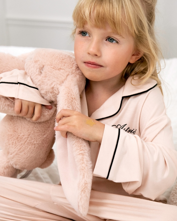 rosa pysjamas med navn