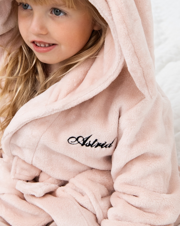 Kaninmorgenkåpe med broderi