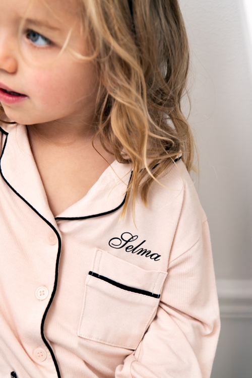 barnepysjamas med navn