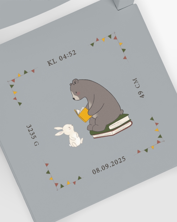 Dåpsstol med bjørnemotiv