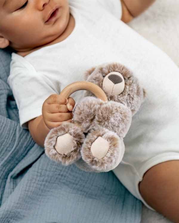 Bitering med koselig kosedyrbjørn til baby