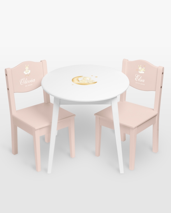 Barnebord og stoler med navn
