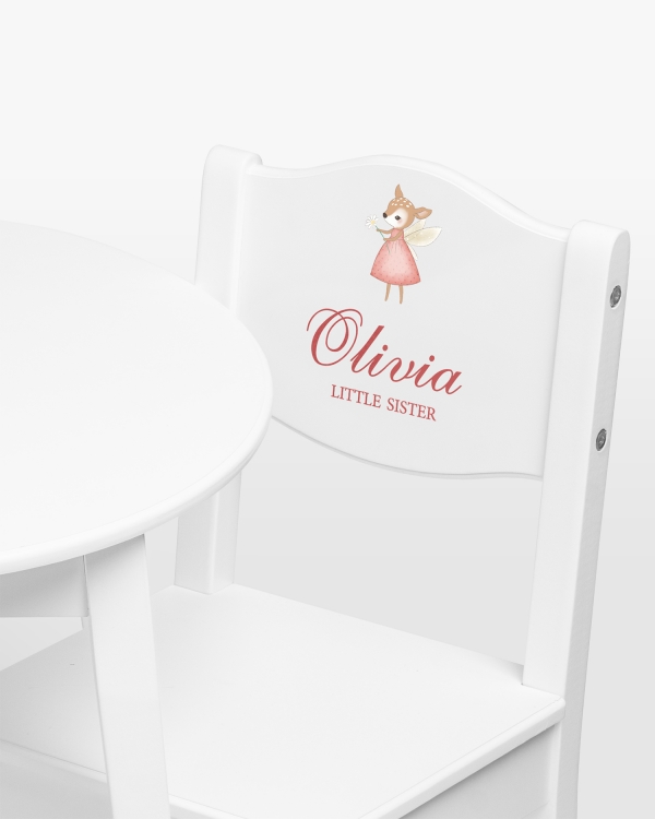 Hvite høystoler med hjortemotiv og navn og valgfri tekst