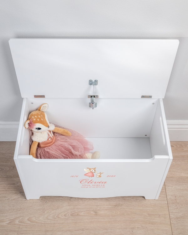 Lekekiste med navn å gi i dåpsgave