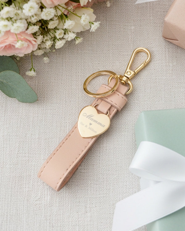 Nøkkelring med gravert navn til morsdagen