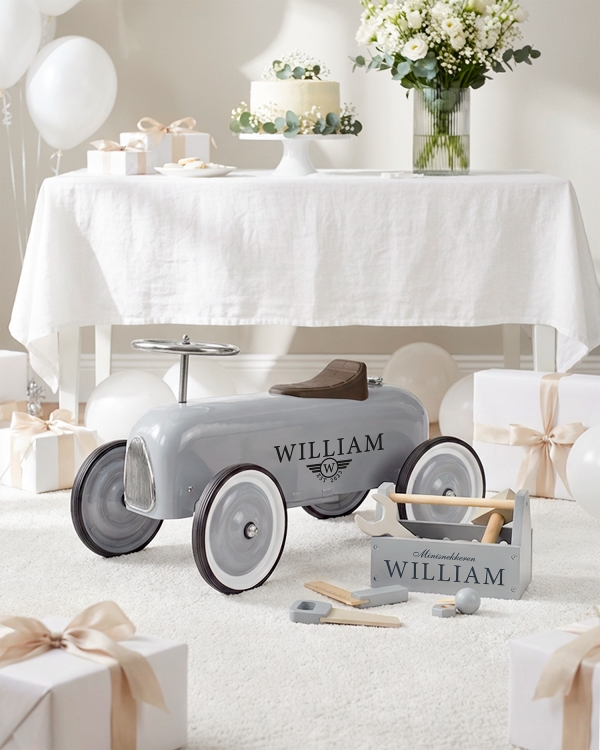 Gavesett til barn med sparkesykkel og verktøykasse i blått med personlig tekst