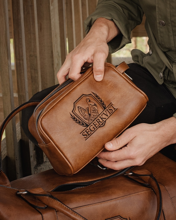 Jaktinspirert toalettmappe med navn til jegeren