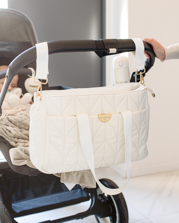 Hvit stelleveske med navn