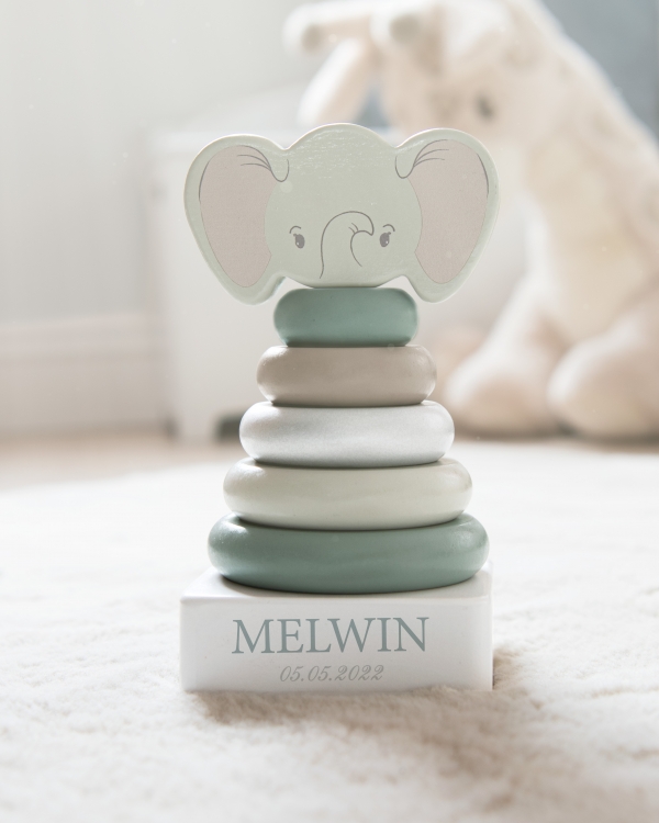 Stabletårn med navn og fødselsdato