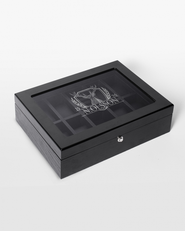 Romslig og stilrent klokkeskrin med plass til smykker og klokker