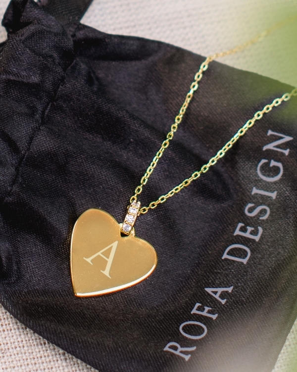 Halskjede med navn, gull – Heart