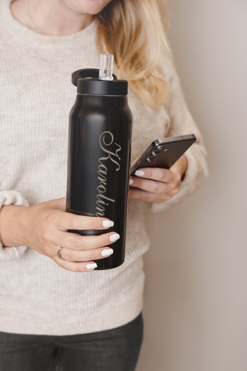 vannflaske med navn og smart mobilholder